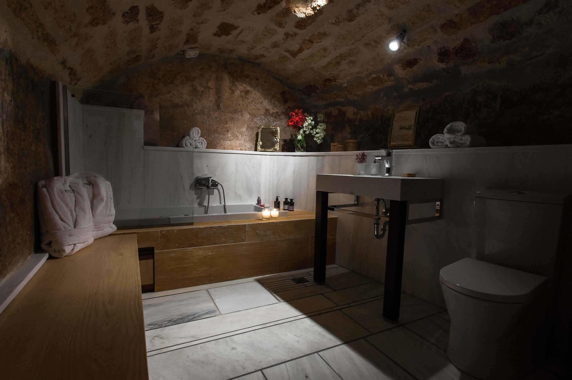 House In The Castle Apartment โมเน็มวาซี ภายนอก รูปภาพ
