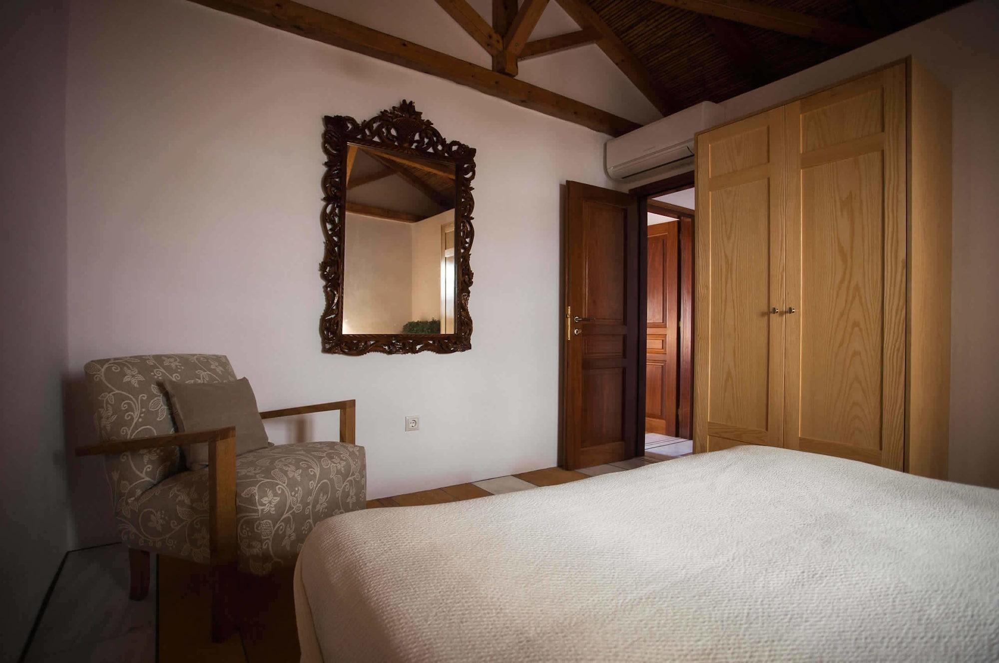 House In The Castle Apartment โมเน็มวาซี ภายนอก รูปภาพ