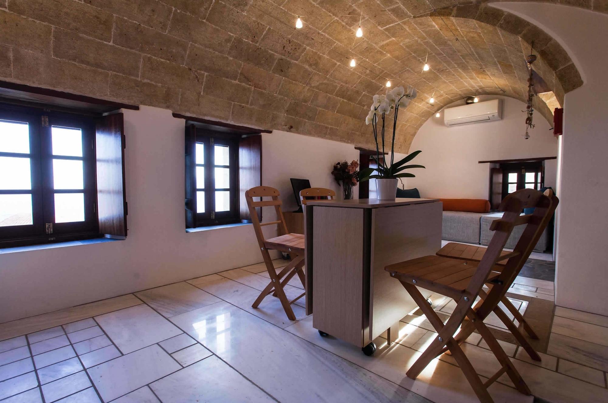 House In The Castle Apartment โมเน็มวาซี ภายนอก รูปภาพ