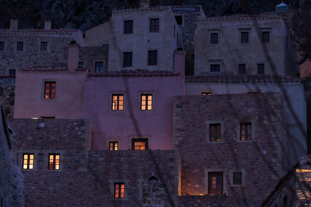 House In The Castle Apartment โมเน็มวาซี ภายนอก รูปภาพ