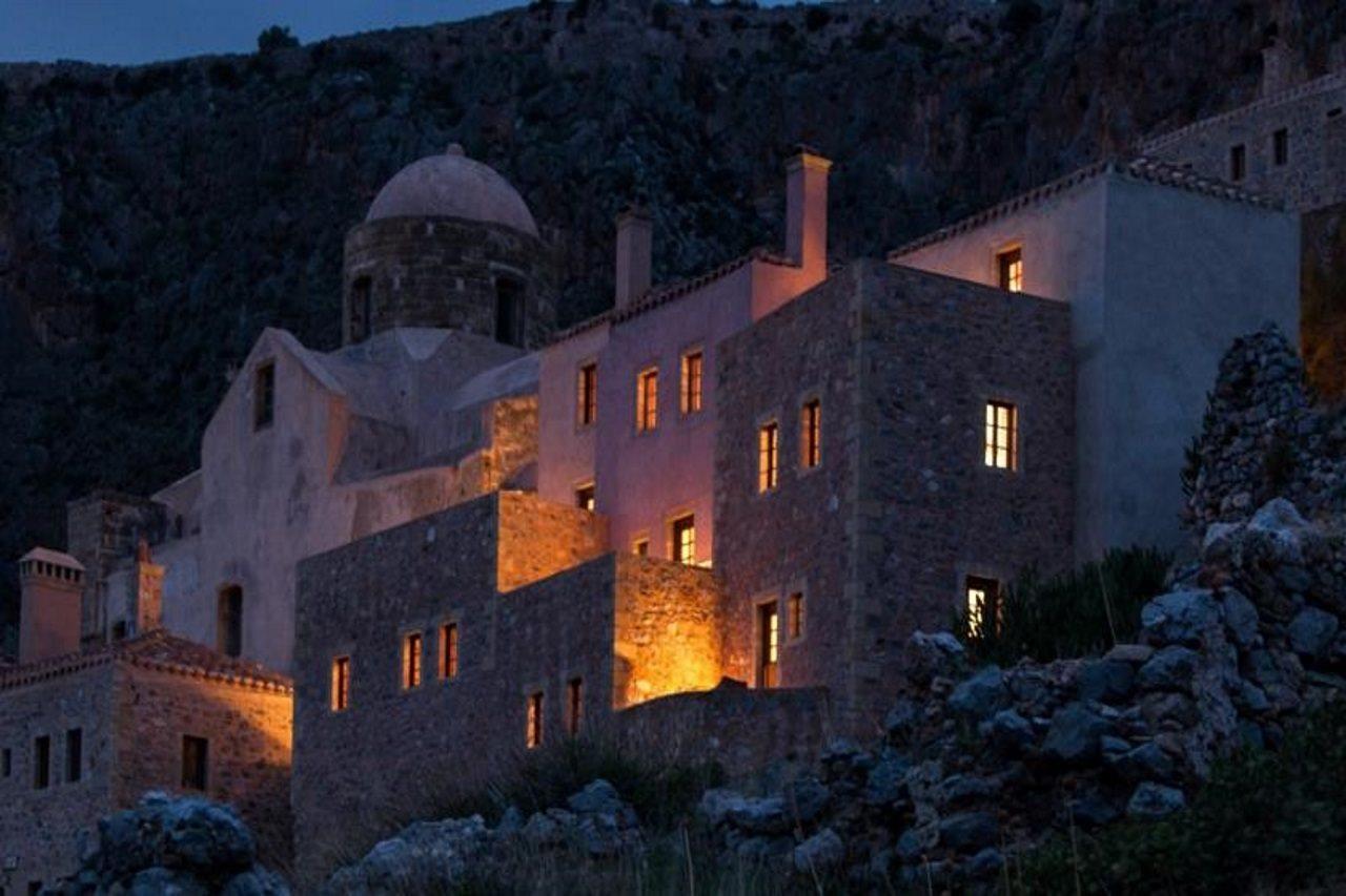 House In The Castle Apartment โมเน็มวาซี ภายนอก รูปภาพ