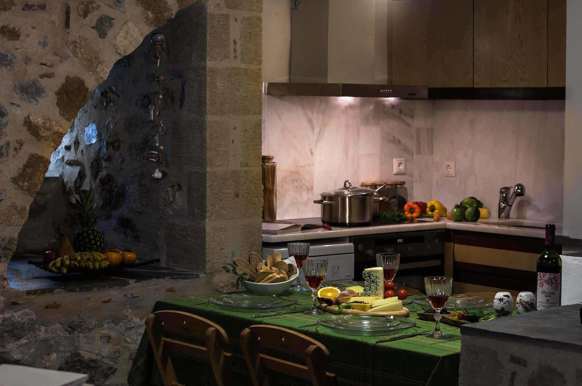 House In The Castle Apartment โมเน็มวาซี ภายนอก รูปภาพ